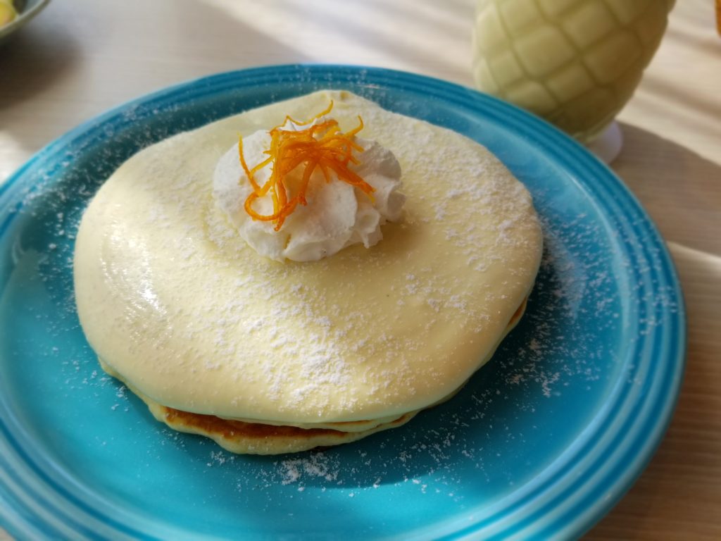 モケスハワイのリリコイパンケーキ