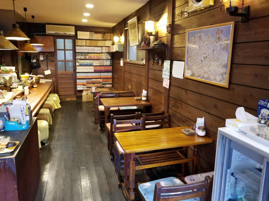 三丁目のコーヒー屋 漫画も読めるレトロな喫茶店でナポリタン 中目黒 祐天寺 ナカメディア