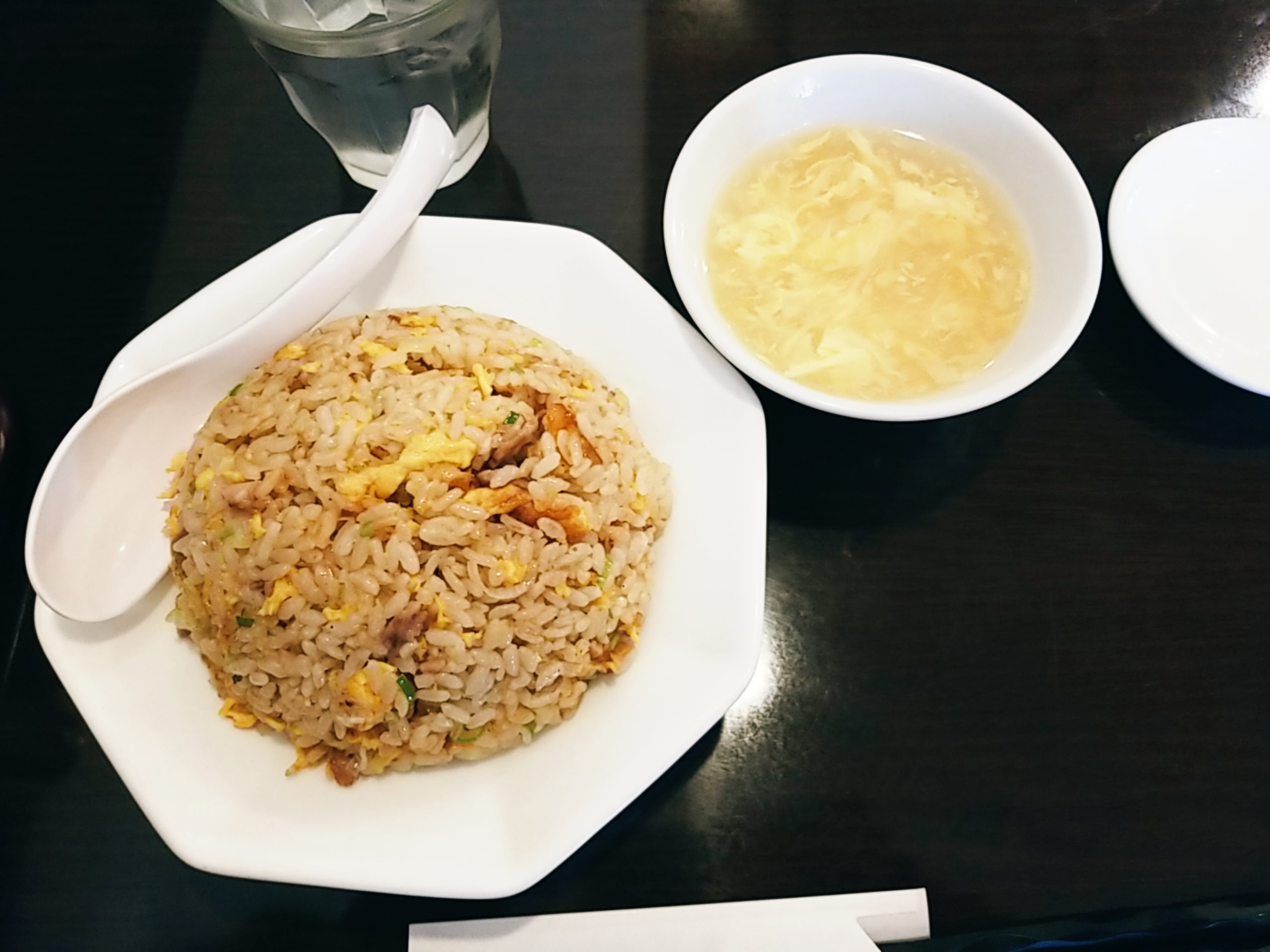 幸楽 熱々の餃子が絶品 中目黒の町中華に行ってきました ナカメディア