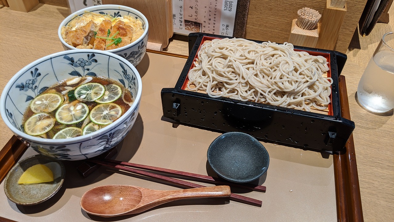 【空庵（くうあん）】すだち鴨蕎麦が絶品！中目黒駅徒歩10秒の蕎麦屋で感激！｜ナカメディア