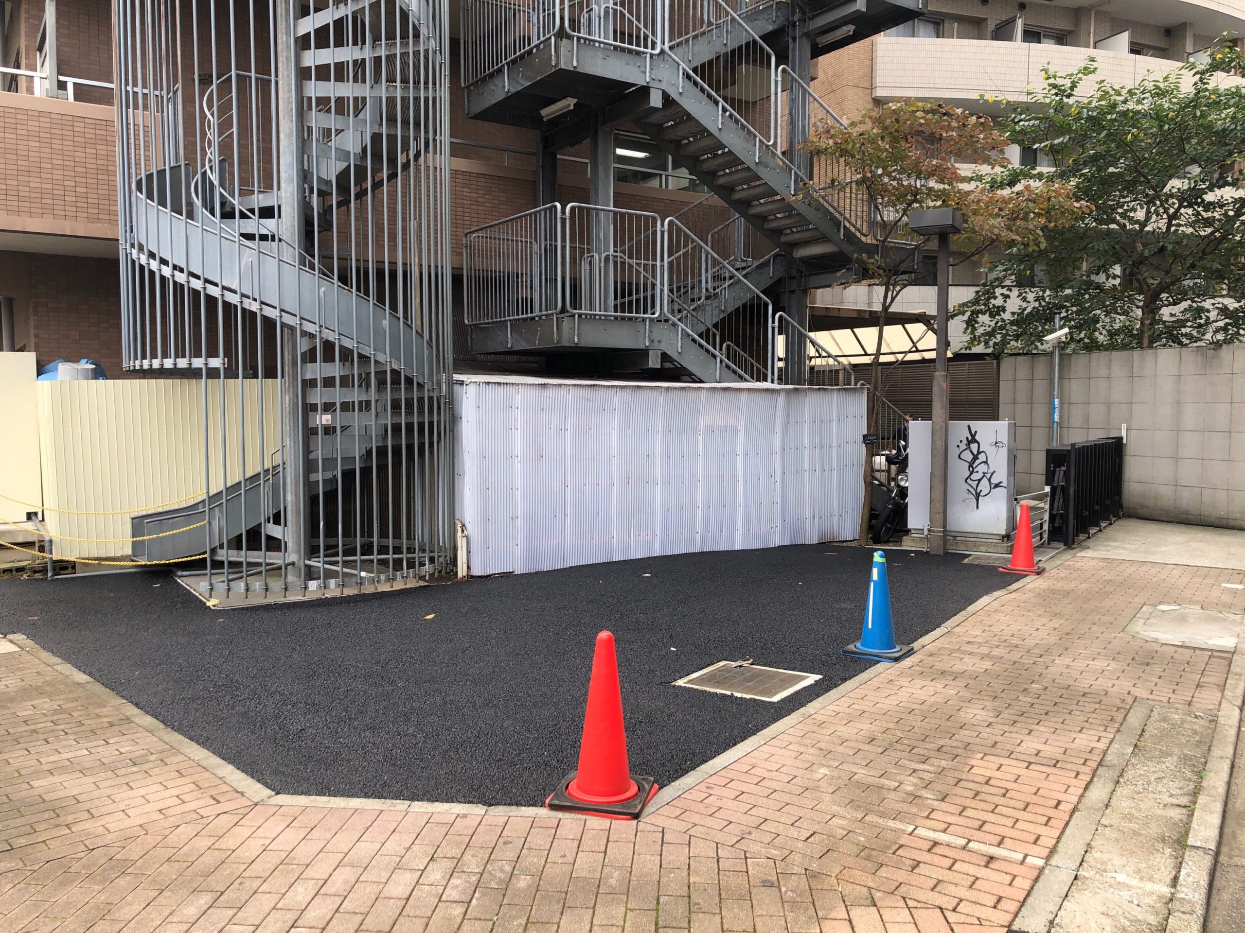 悲報 目黒川の赤い橋 なかのはし の横のベンチがなくなった件 ナカメディア 悲報 目黒川の赤い橋 なかのはし の横のベンチがなくなった件 ナカメディア