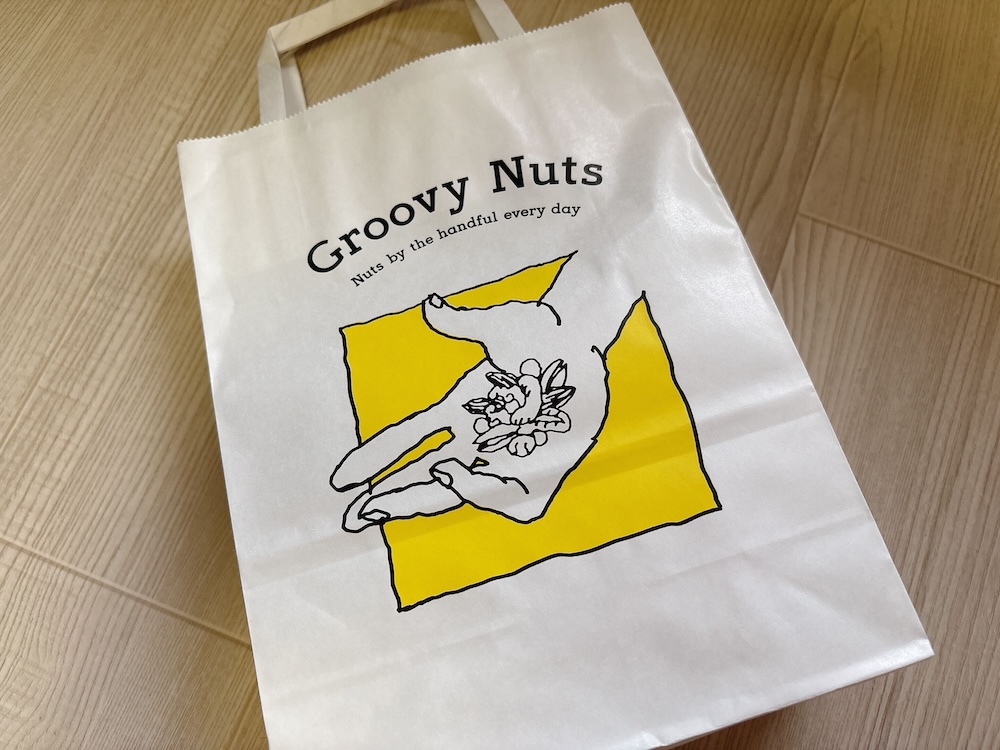 Groovy Nutsの紙袋