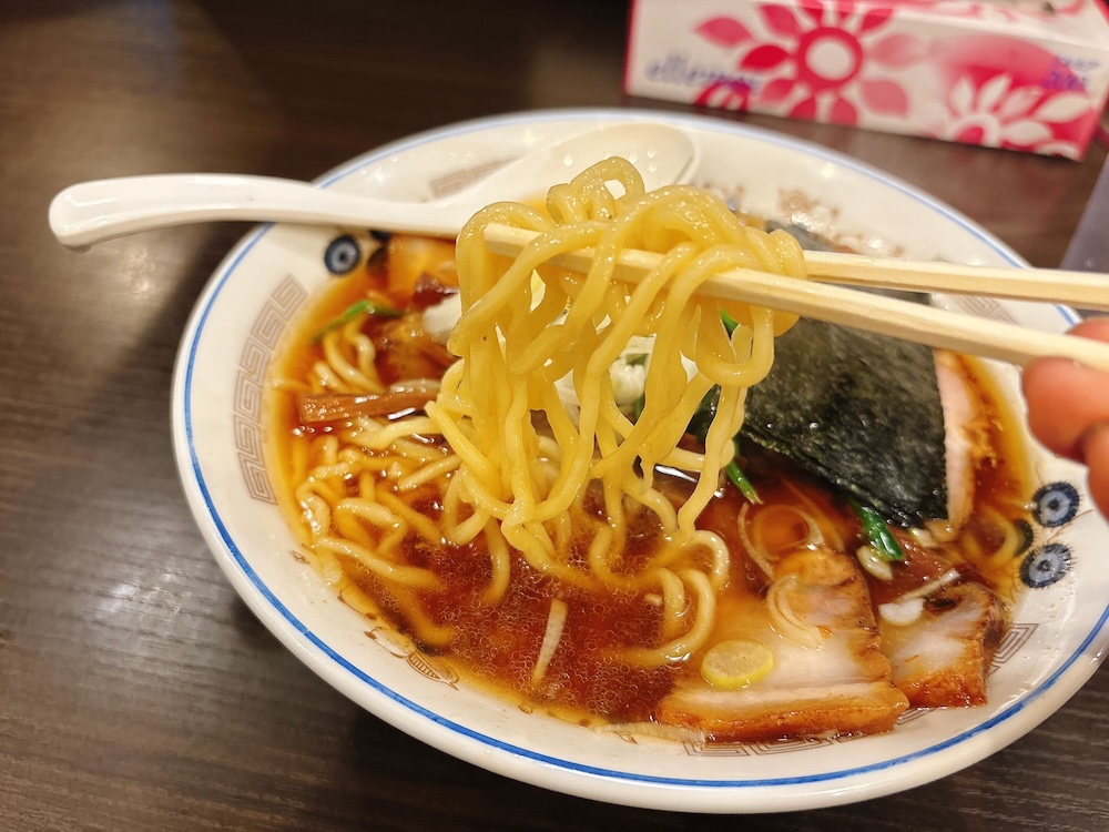 えーちゃん食堂の麺