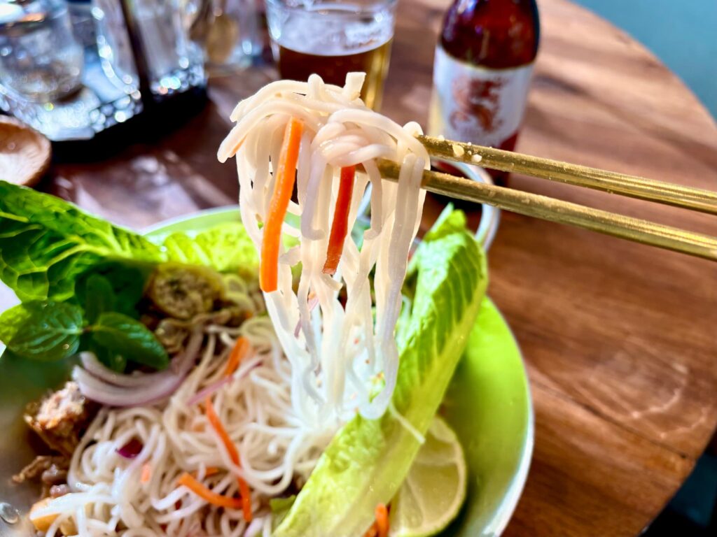 スタンドボブンの米麺