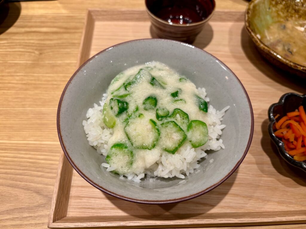 土鍋ご飯いくしかのおくらとろろ