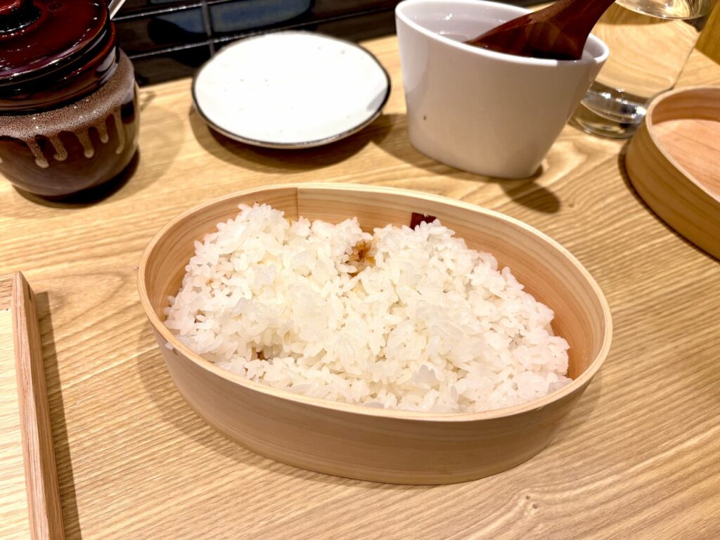 土鍋ご飯いくしかのおひつに入ったご飯